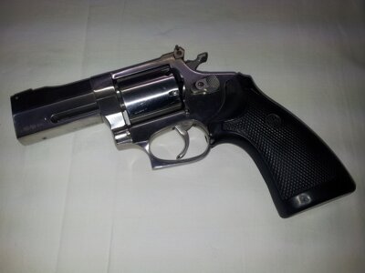 Revolver ROSSI 38 špeciál