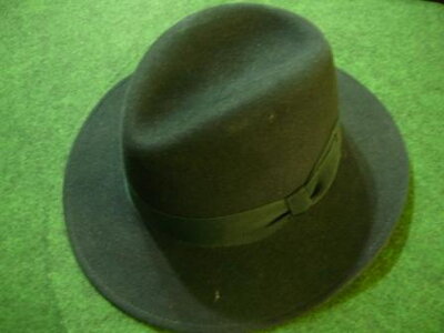 Elegantný poľovnícky klobúk veľkosť  57