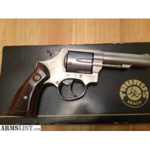 Revolver TAURUS 4"  38 špecial 6ran nikel drevené pažbičky